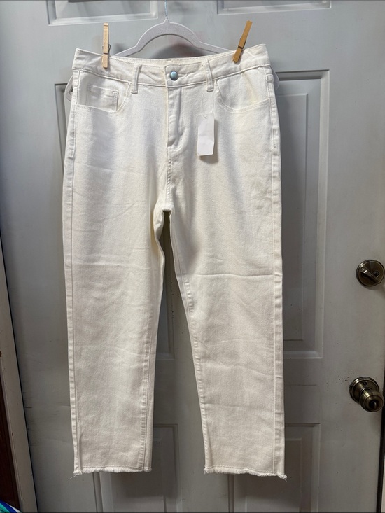 Denim - Cropped Off-White Straight Leg Jeans